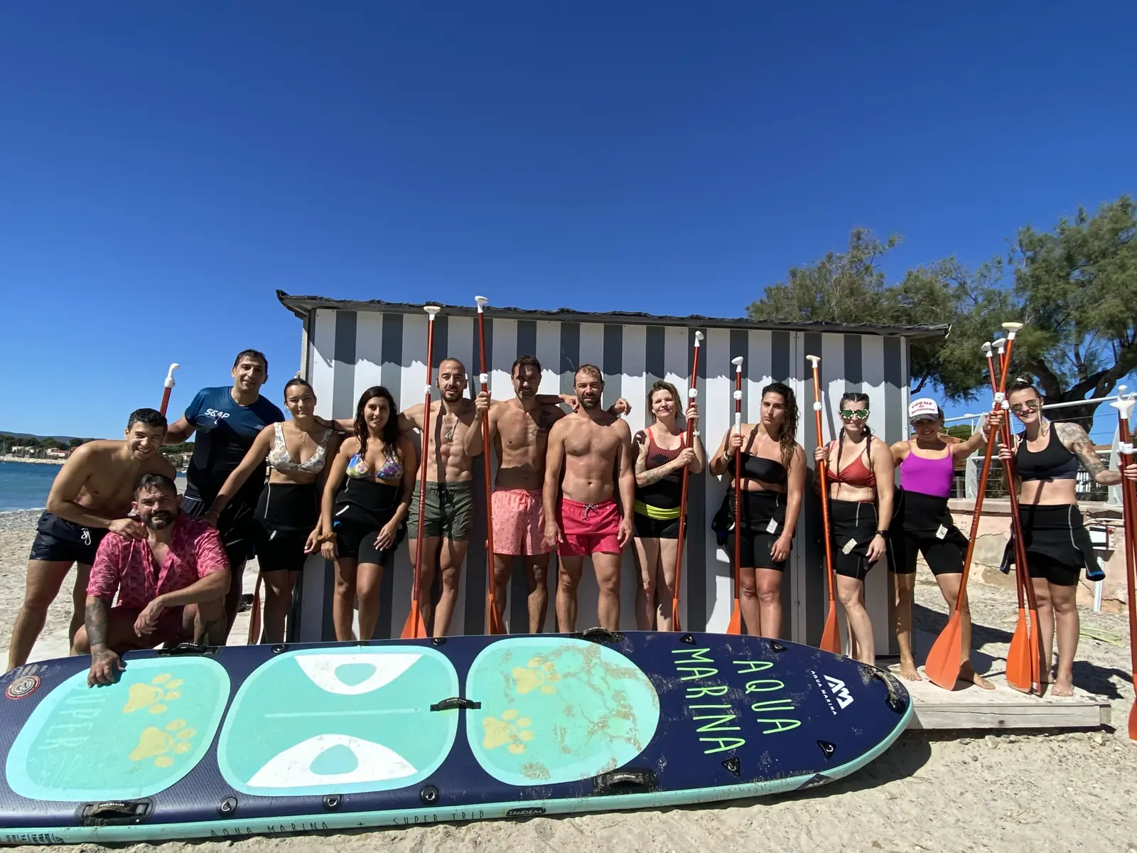 Séminaire d'entreprise sur le Big Paddle géant