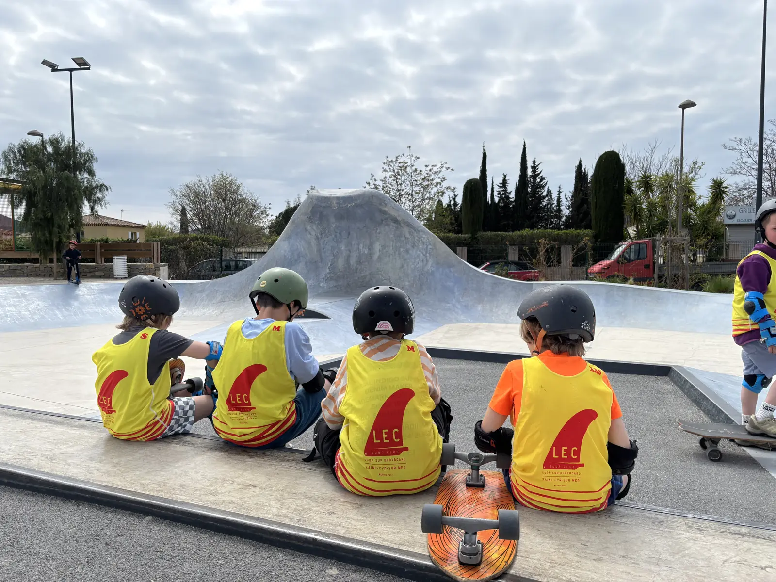 Carver skate pendant un stage multiglisse