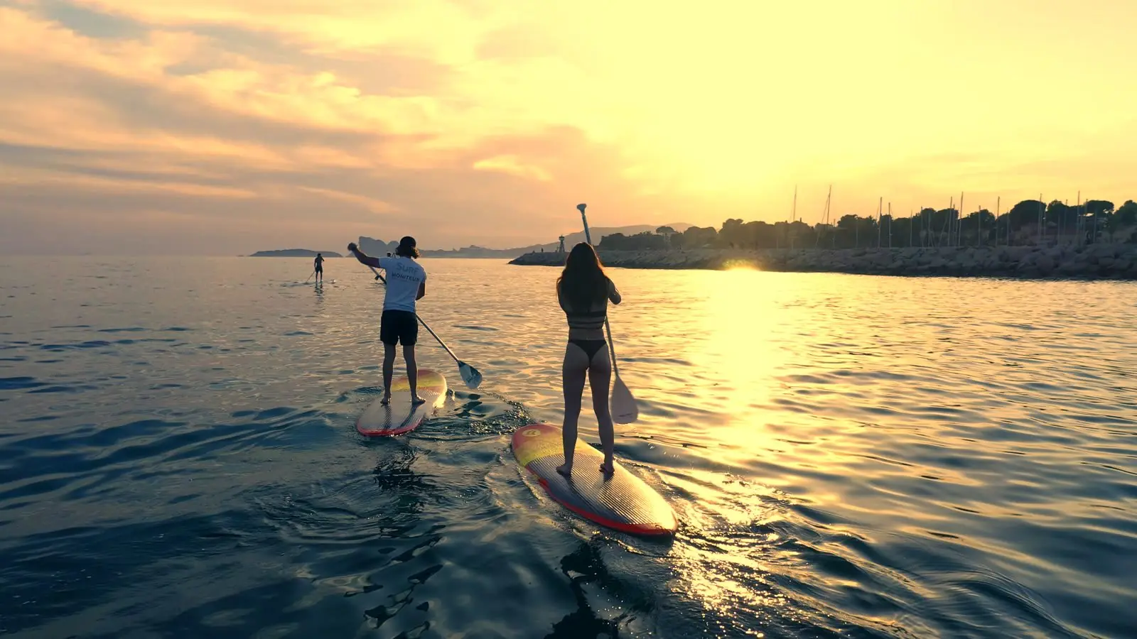 Balade en paddle au coucher du soleil à Saint-Cyr-sur-Mer